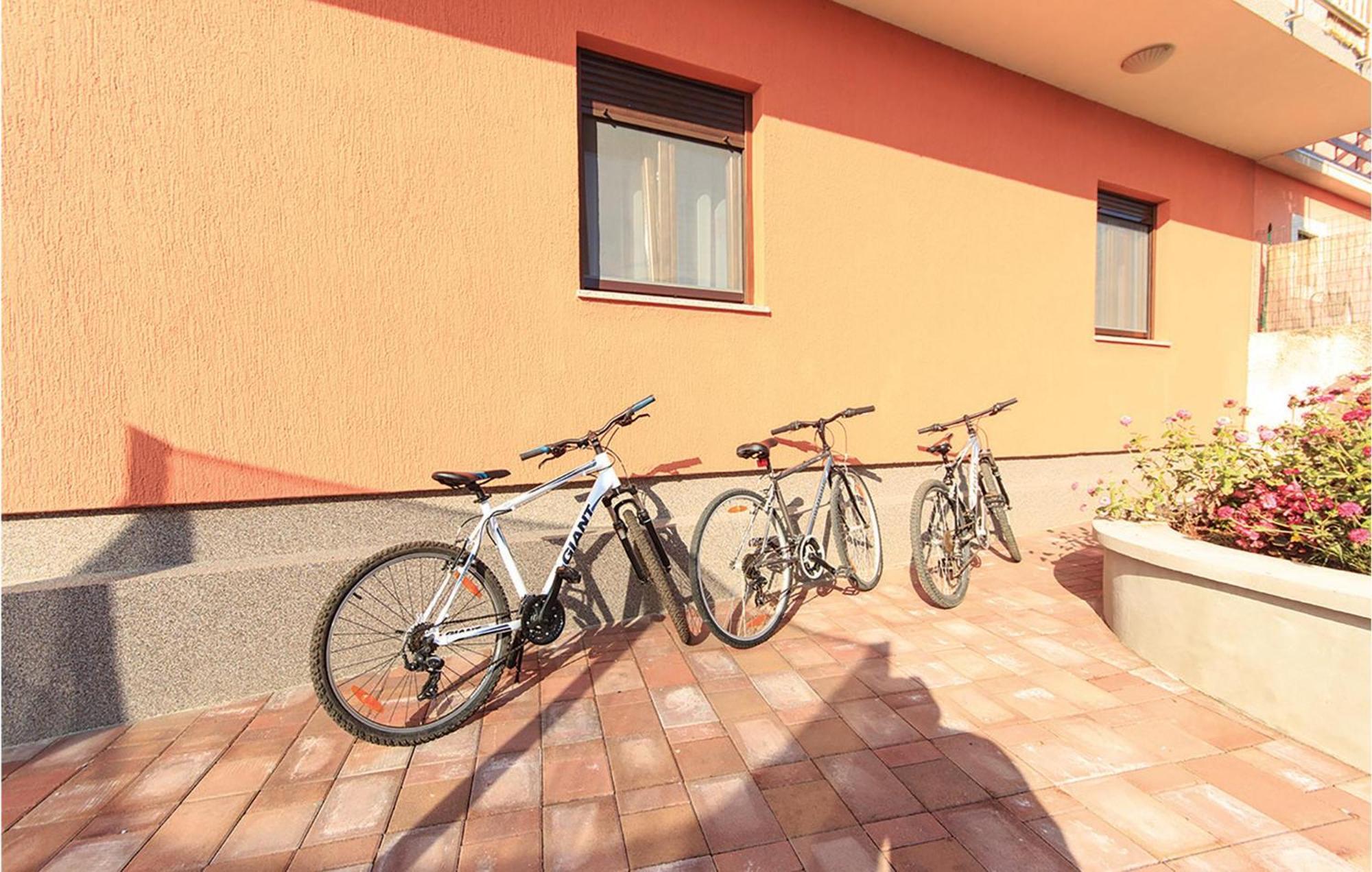 1 Bedroom Stunning Apartment In Pula Exterior photo